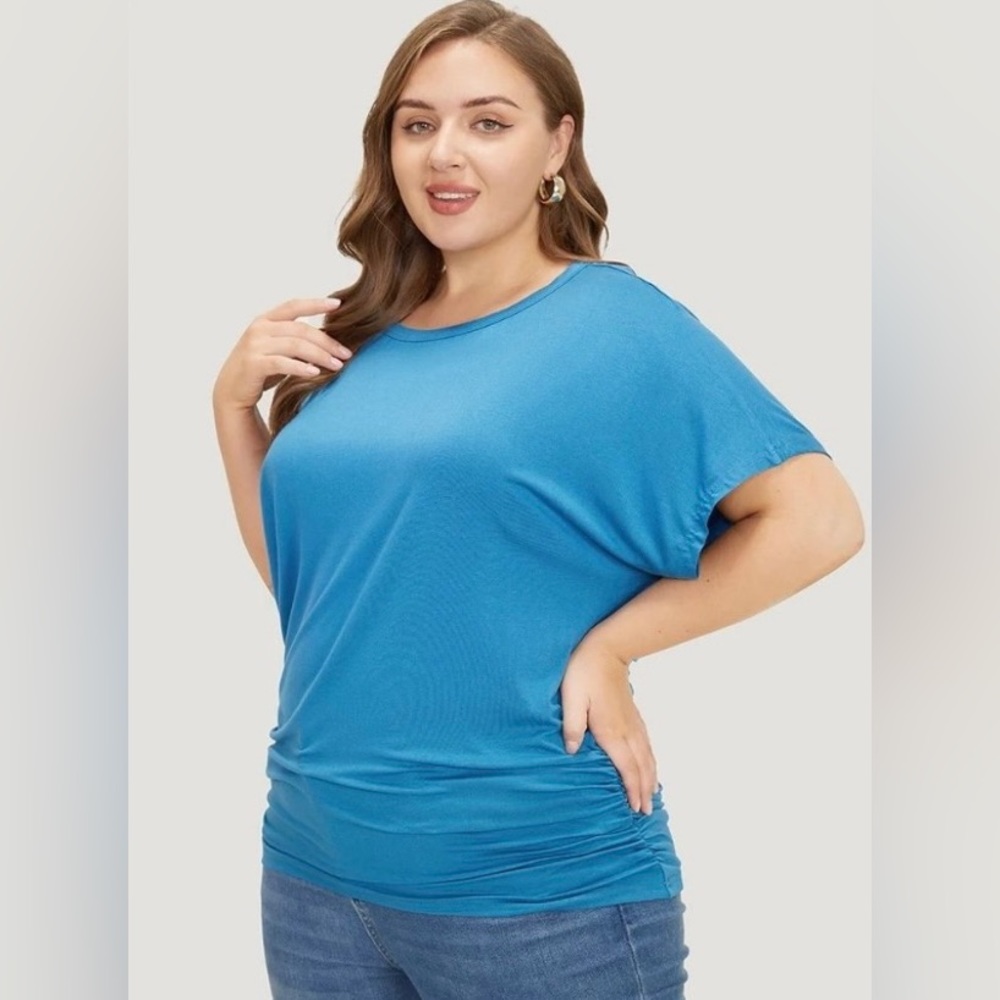 NWT 2x BloomChic top